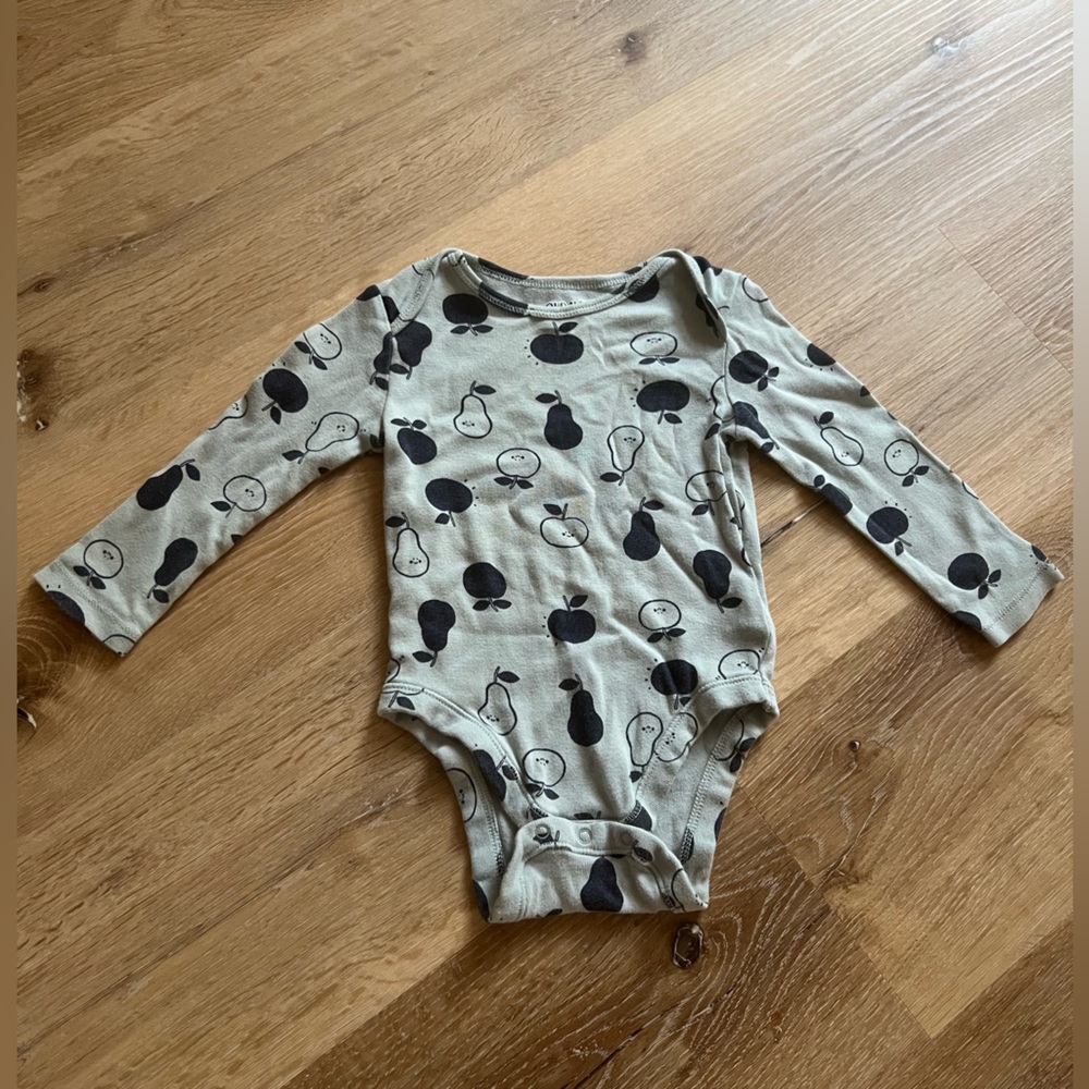 OLD NAVY Infant Girls Long-Sleeve Fruit Print Bodysuit